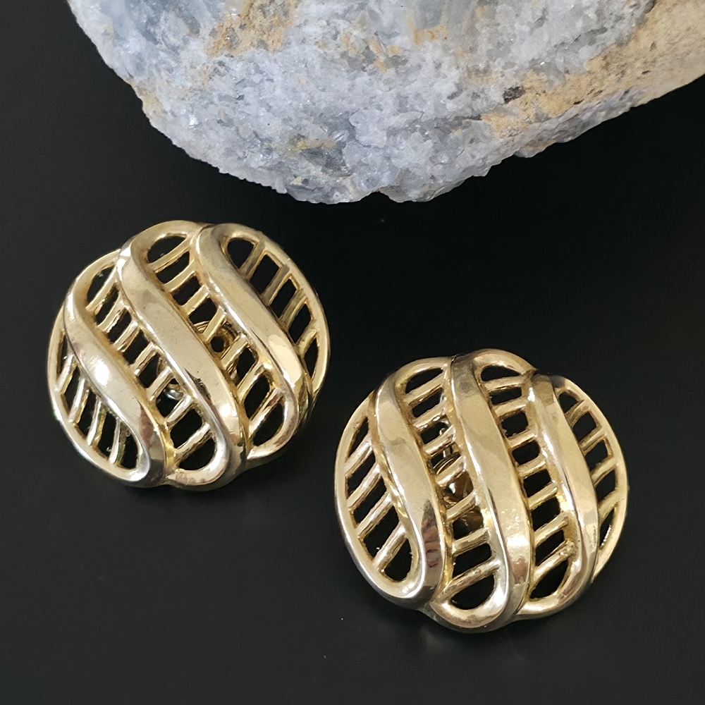 Vintage Trifari Clip Ons